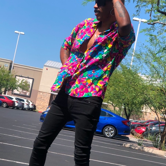 Michele Leslie of California
80s Hawaiian shirt - Picture 3 of 4